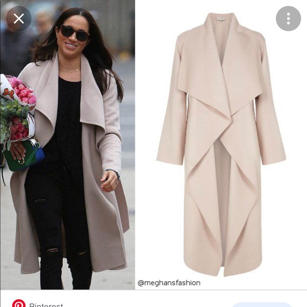 MOVING SALE! Hobbs Camel Lightweight Waterfall Trench - Size US 8